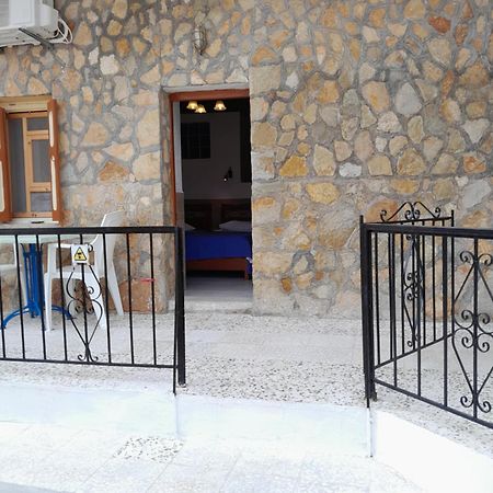 "Aris" Sevasti Symi Studios מראה חיצוני תמונה